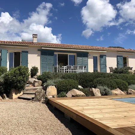 Belle Avec Piscine Chauffee Sur Un Magnifique Jardin Arboree Dans Le Maquis Villa *