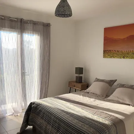 Belle Avec Piscine Chauffee Sur Un Magnifique Jardin Arboree Dans Le Maquis * Conca